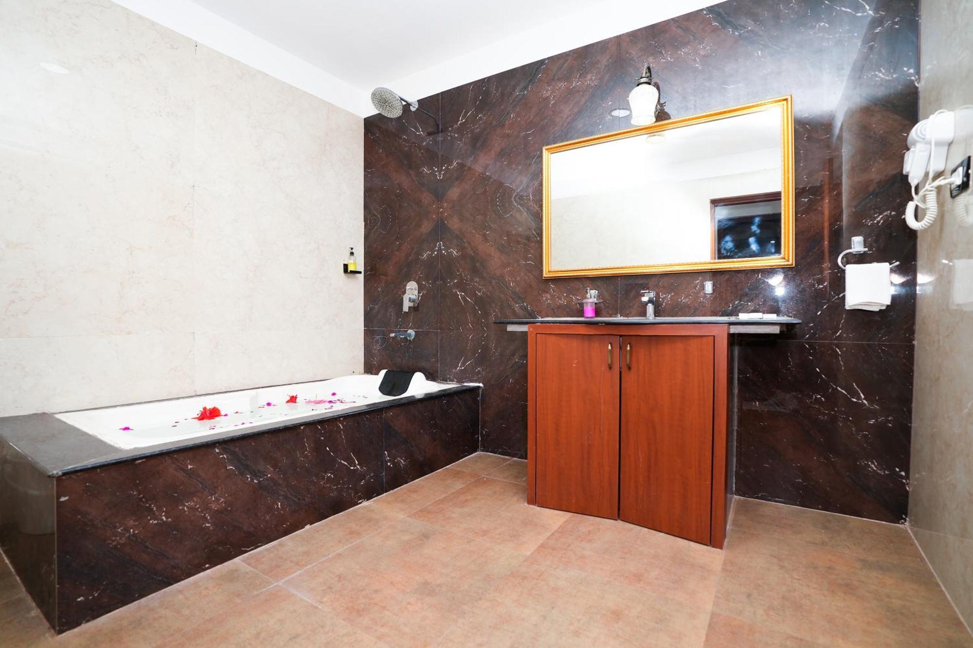 Maangarh Resorts Udaipur Ngoại thất bức ảnh