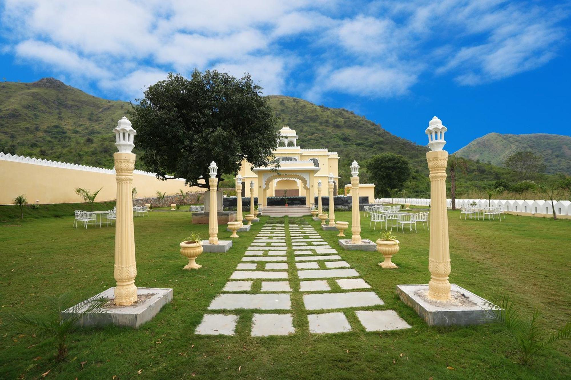 Maangarh Resorts Udaipur Ngoại thất bức ảnh